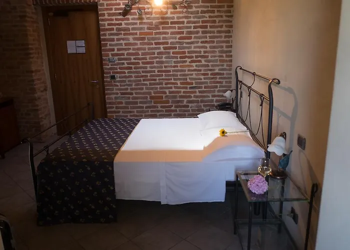 Otel Le Botti Guarene